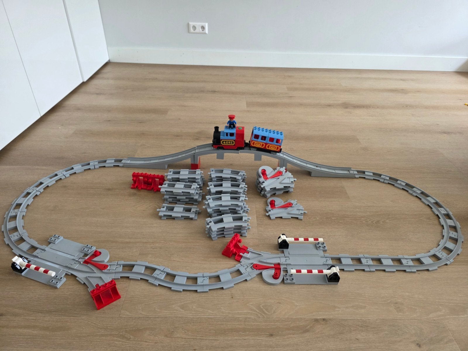 Duplo trein met werkende trein en 60+ onderdelen, Ophalen, Gebruikt, Duplo, Inclusief accessoires