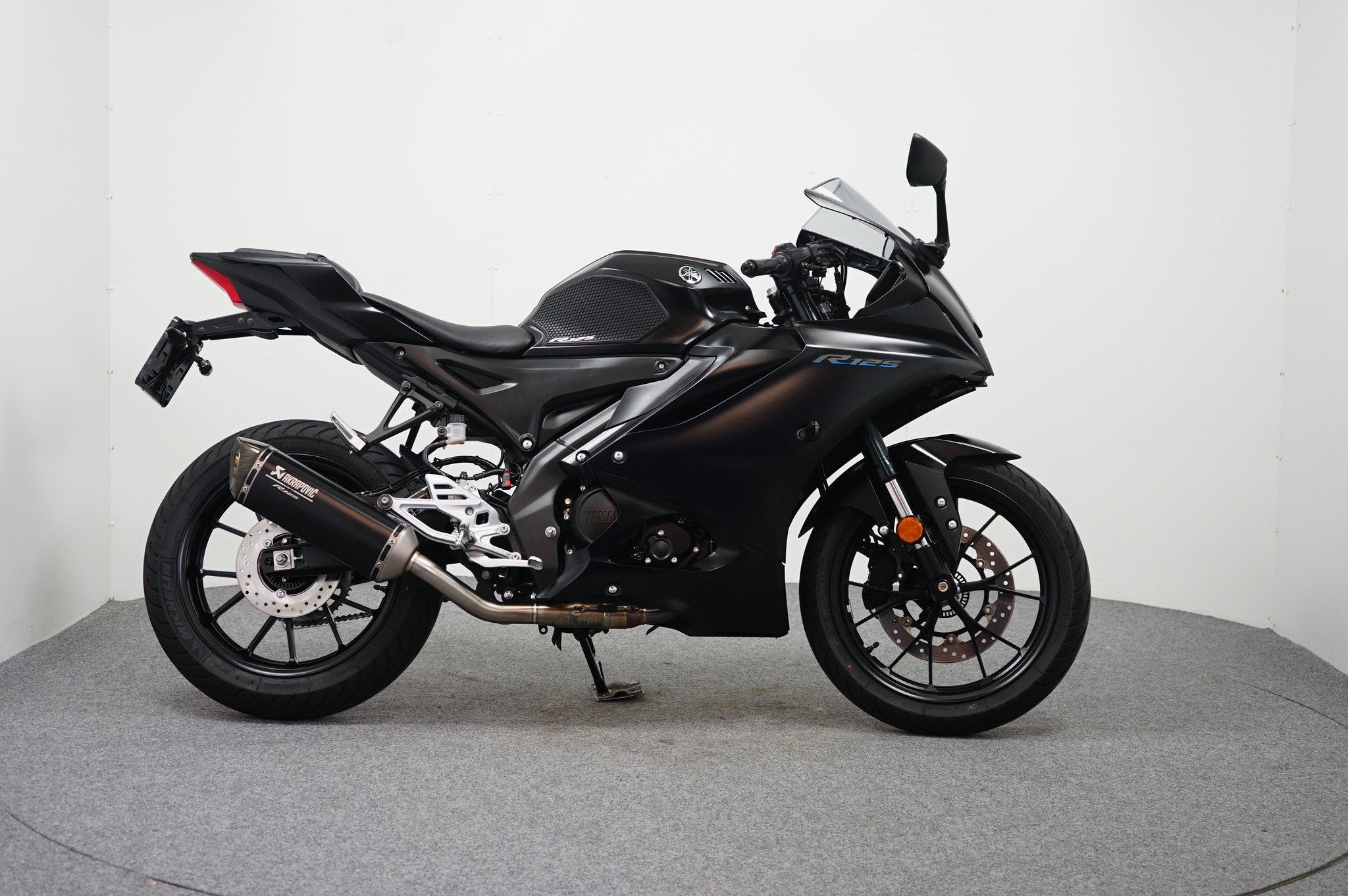 Yamaha YZF-125 R (bj 2023), Bedrijf, Super Sport, Quickshifter, 11 kW of minder