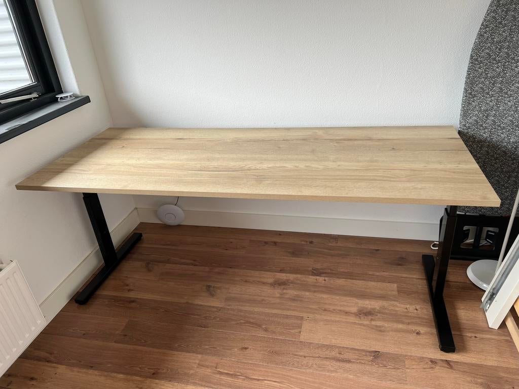 Verstelbaar bureau 200x80 met kabelgoot, Ophalen, Hout, Zo goed als nieuw, Overige merken
