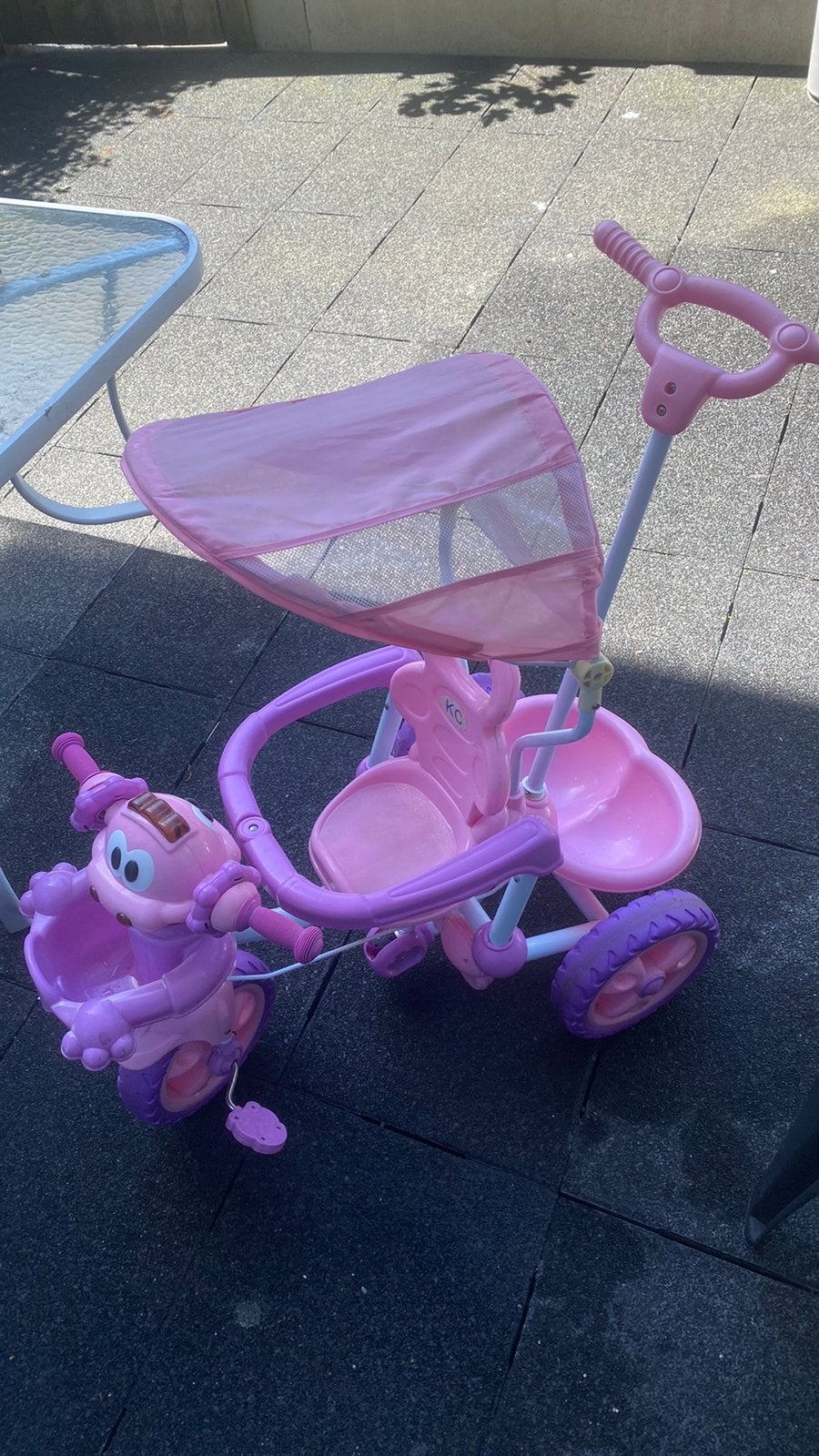 Roze 3 wieler met duwstang en zonnekap, Ophalen of Verzenden, Zo goed als nieuw, Duwstang