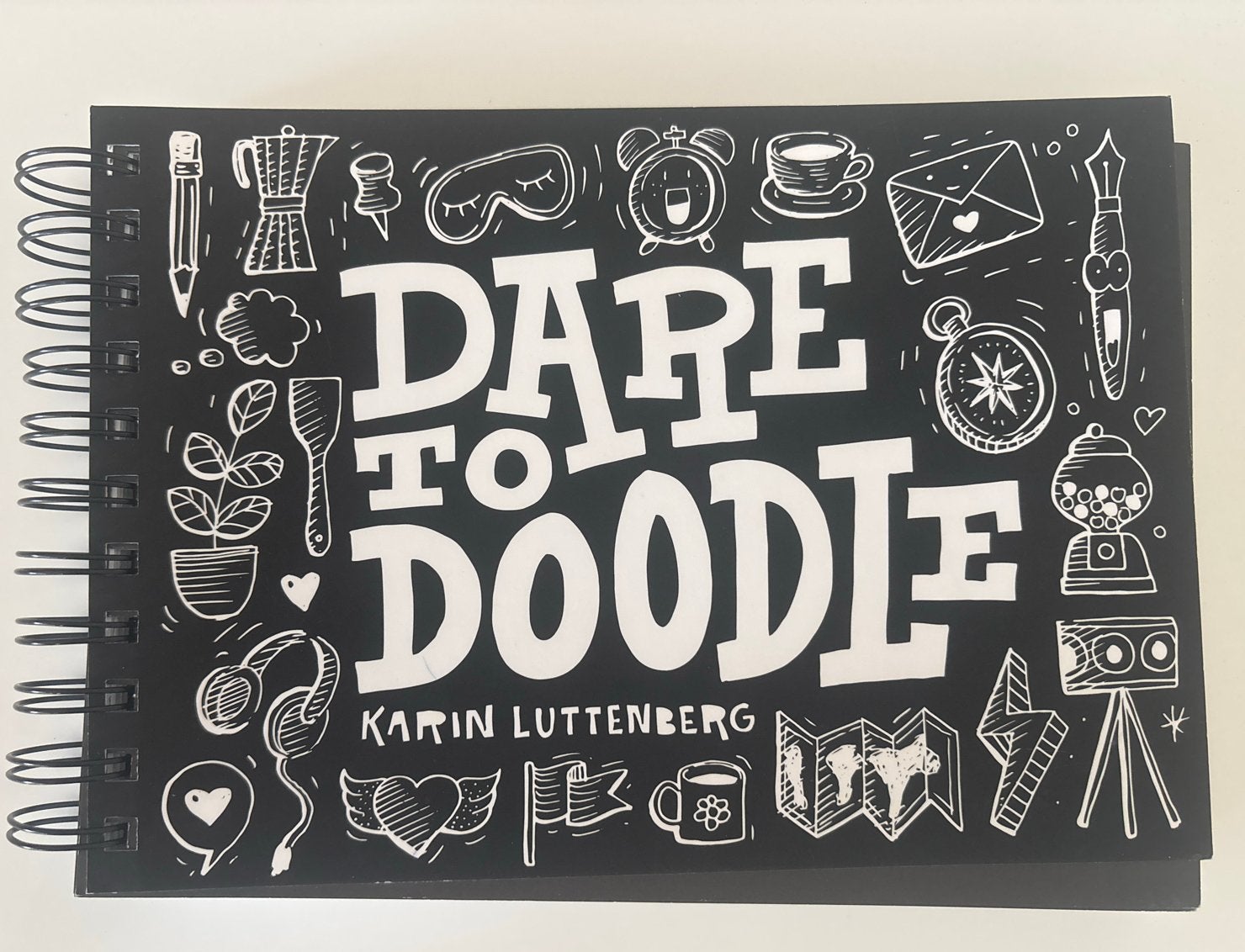 Karin Luttenberg - Dare to doodle, Ophalen of Verzenden, Zo goed als nieuw, Karin Luttenberg