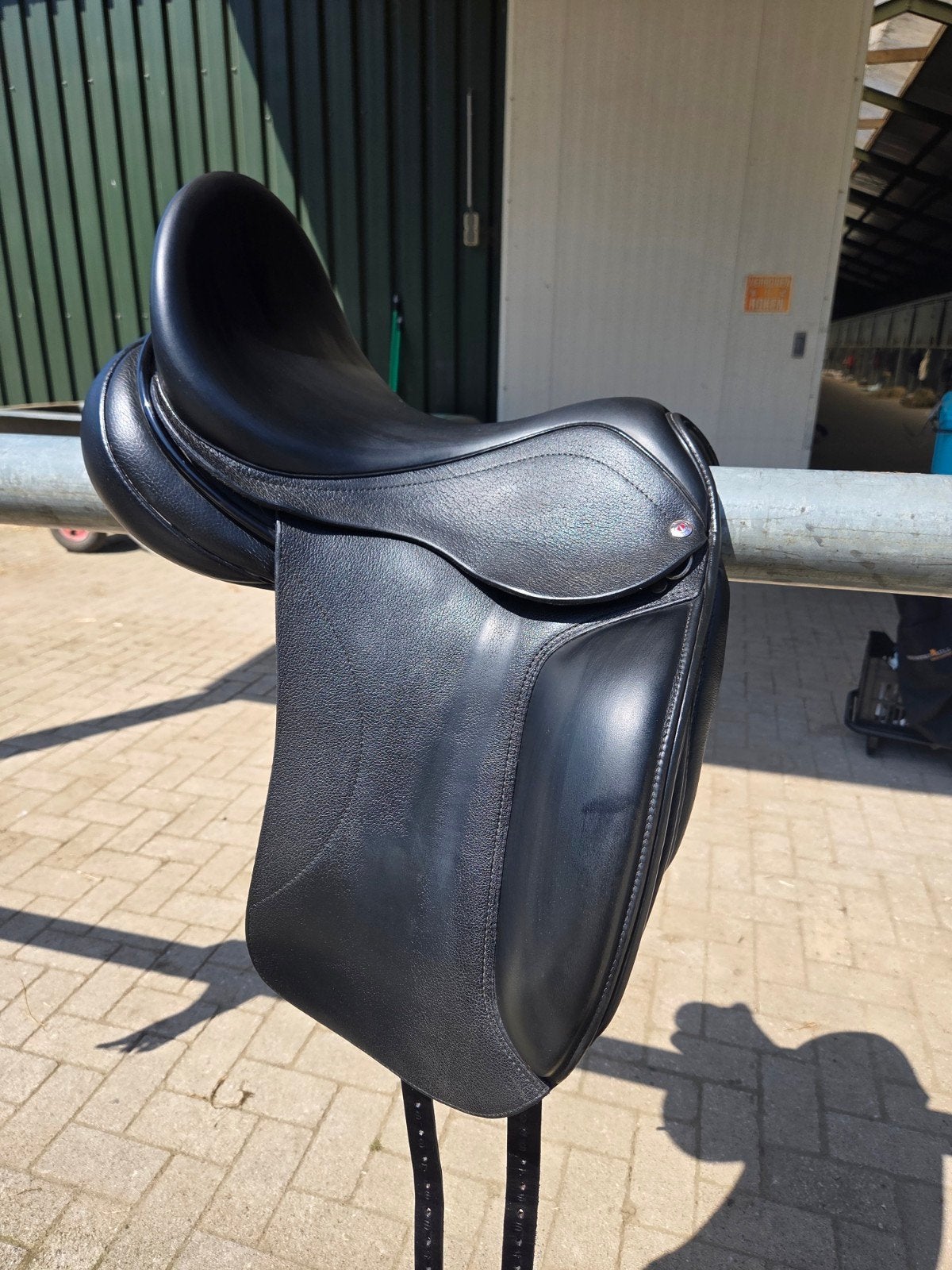 Schutte zadel upriser 17,5 inch, Dieren en Toebehoren, Paarden en Pony's | Zadels, Ophalen, Dressuur