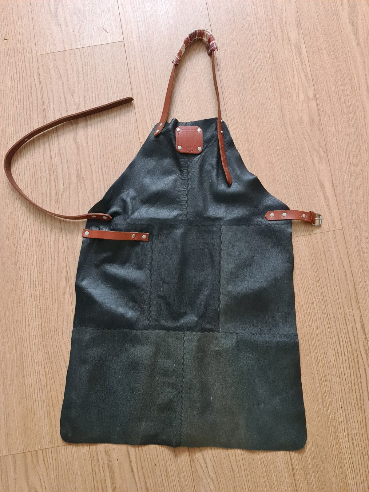 Sjefs BBQ Leren Schort - Soepel Leer, 85x56 cm, Ophalen, Nieuw, Sjefs