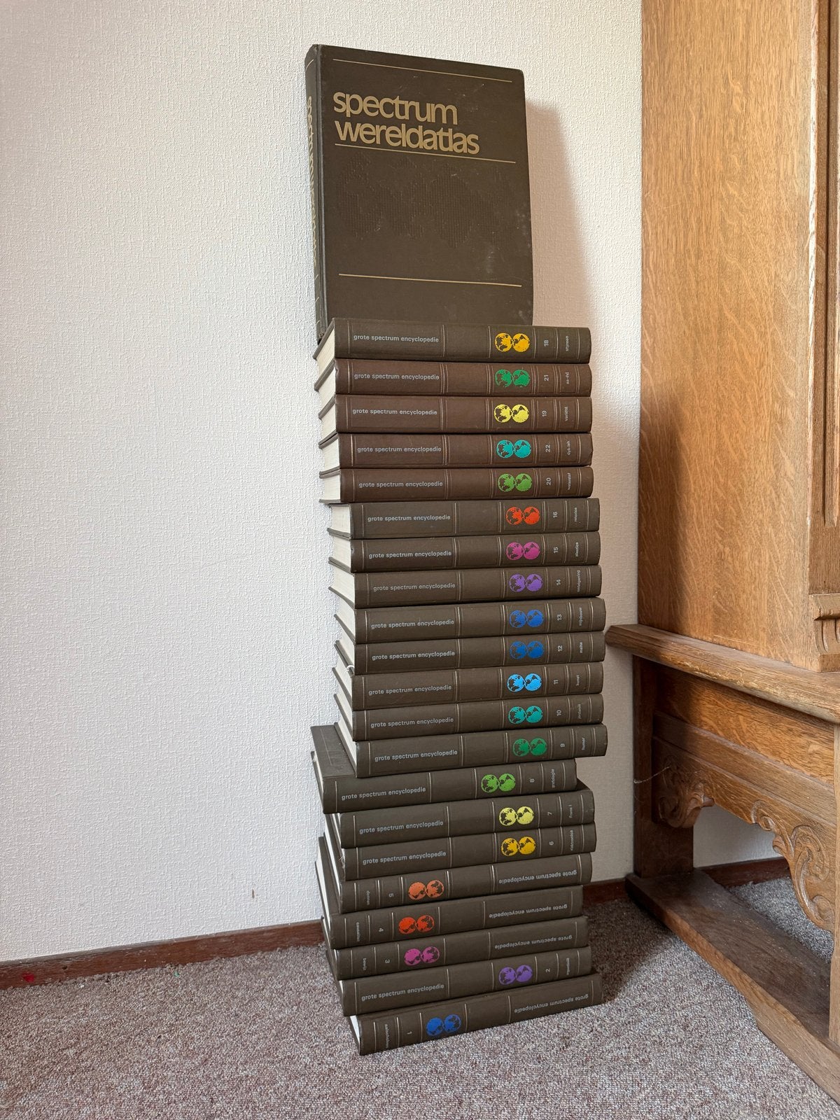 Grote Spectrum Encyclopedie + Wereldatlas, Boeken, Ophalen, Gelezen, Algemeen, Complete serie