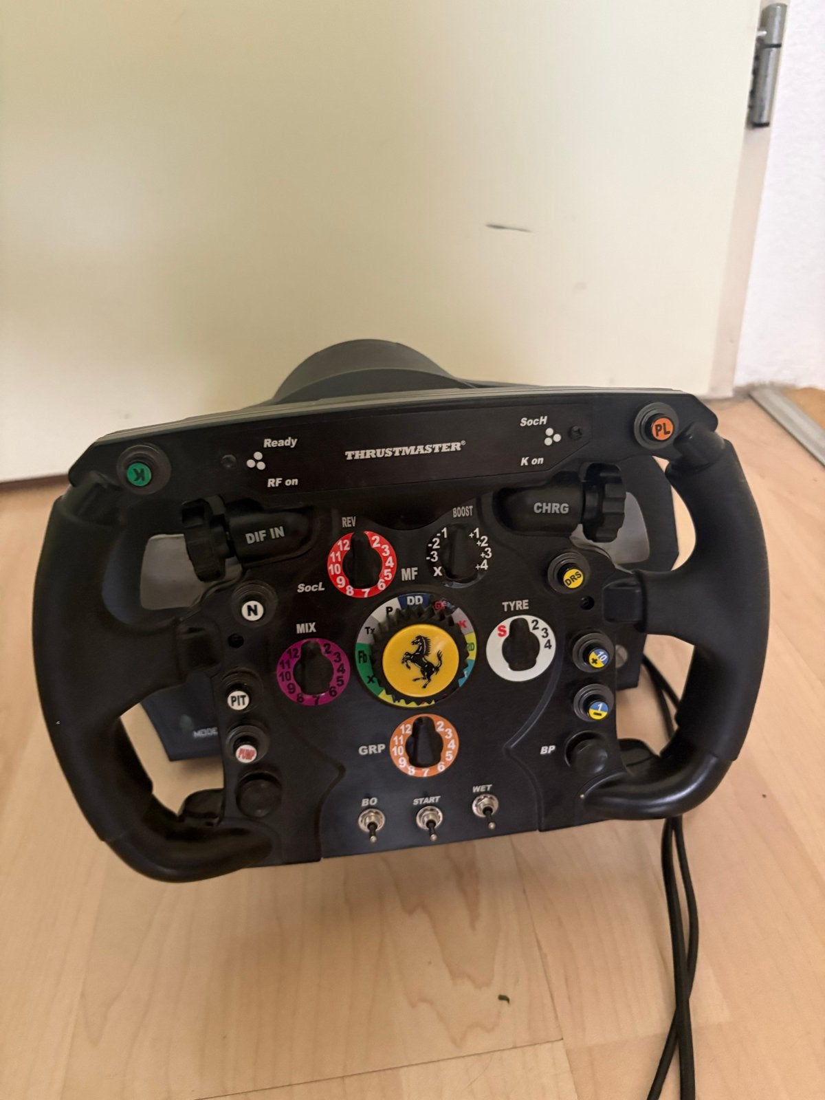 Thrustmaster Ferrari F1 racestuur met pedalen, Thrustmaster, Ophalen of Verzenden, Gebruikt, Racestuur