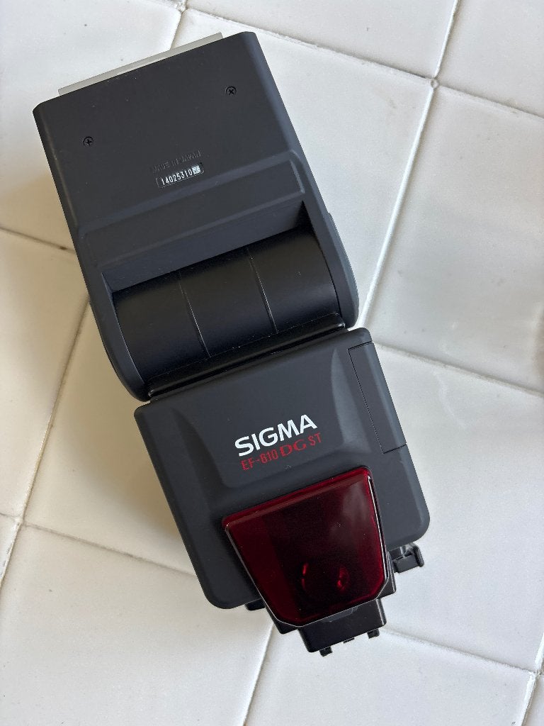 Te koop: Sigma EF-610 DG ST flitser (Sony/Minolta A-mount), Audio, Tv en Foto, Fotografie | Flitsers, Ophalen of Verzenden, Zo goed als nieuw