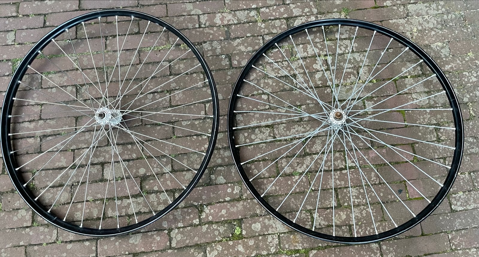 Fietswiel 24c x 622 28 inch bieden per wiel 15e, Gebruikt, Aluminium, Stadsfiets, Ophalen