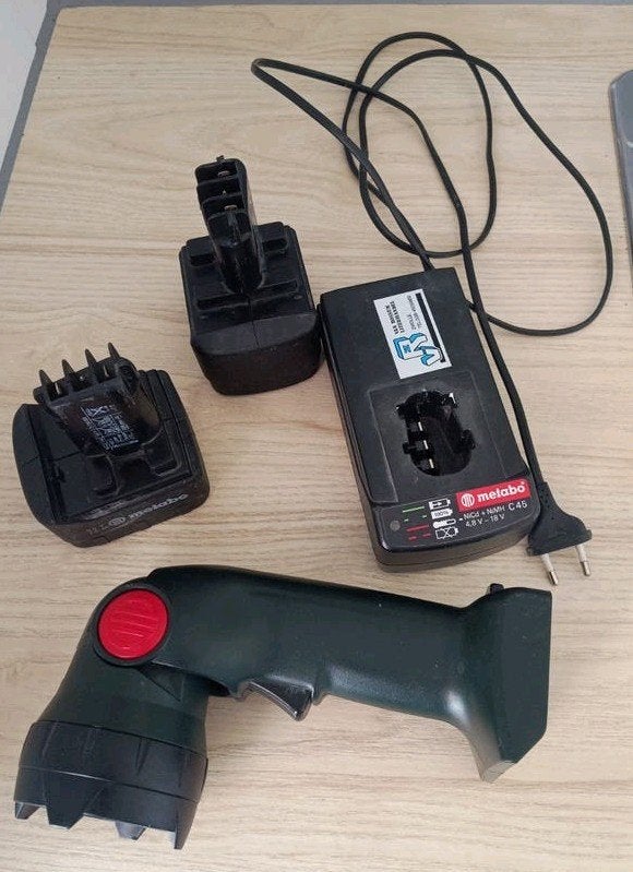 Metabo werklamp met accu's en oplader, Doe-het-zelf en Verbouw, Ophalen of Verzenden, Gebruikt