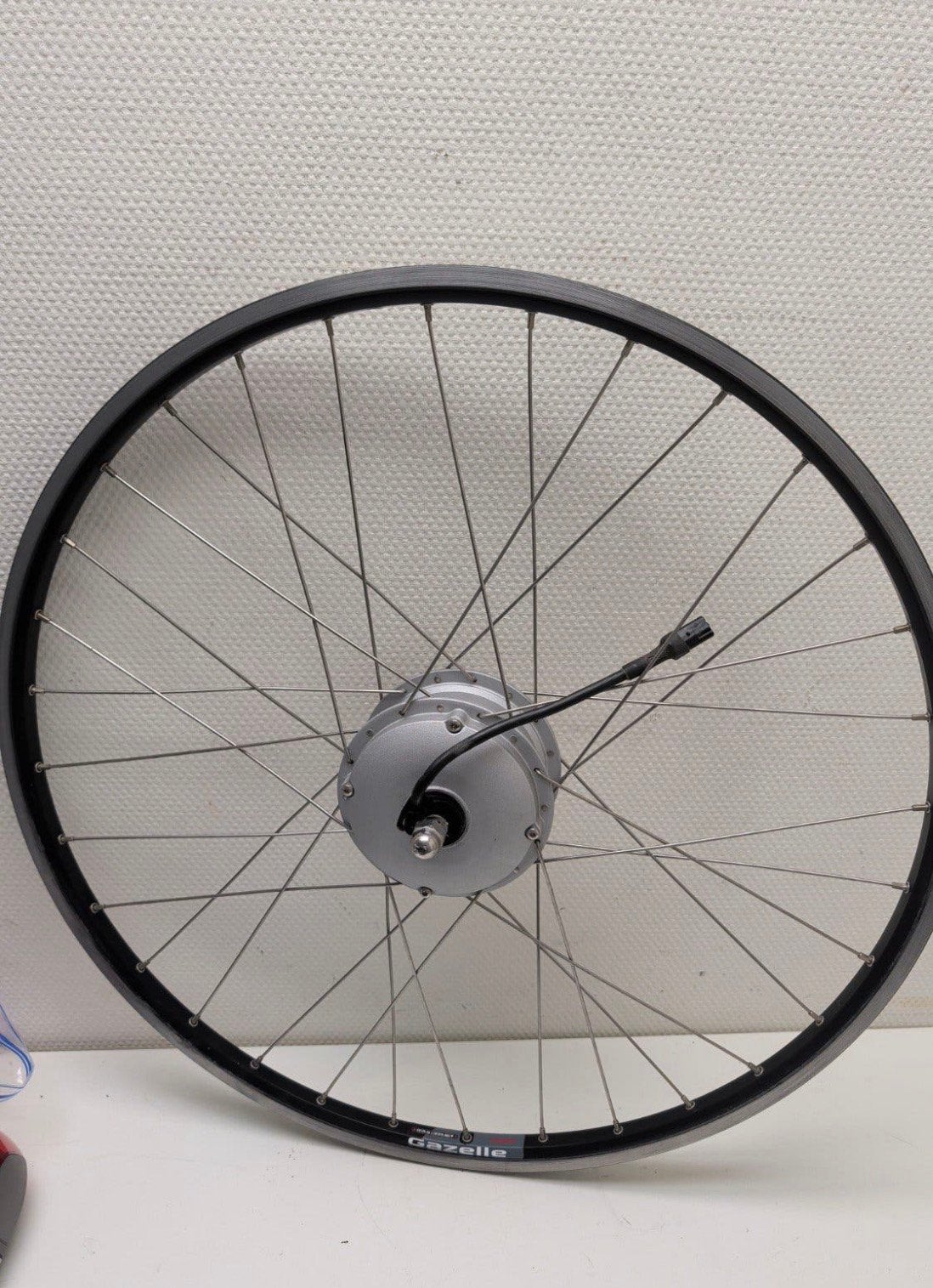 Wiel motor gazelle 5 pins 28” velg, Fietsen en Brommers, Verzenden, Zo goed als nieuw