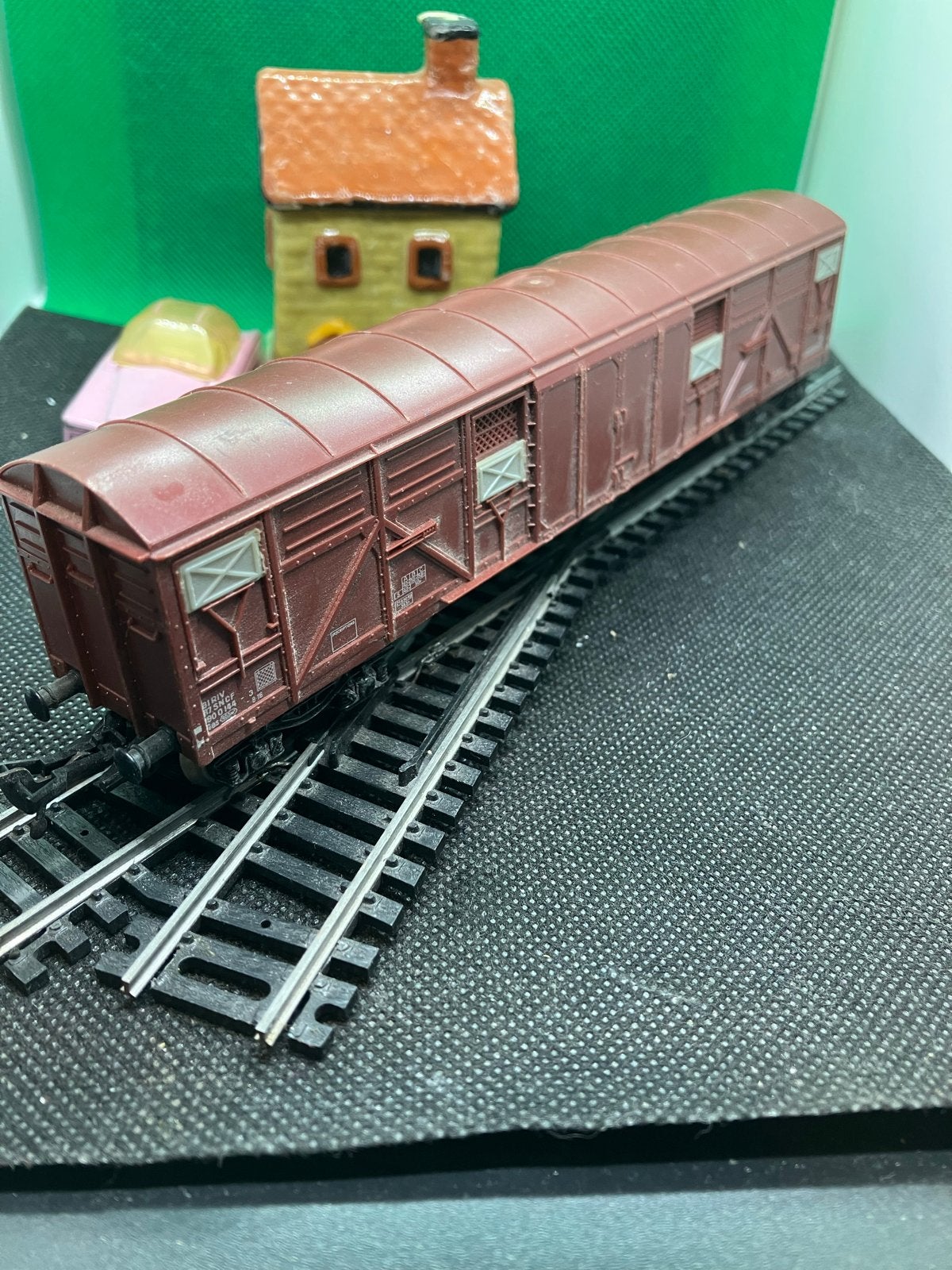 H0 Jouef Wagon - Bruine goederenwagon, Ophalen of Verzenden, Gebruikt, Wagon, Jouef