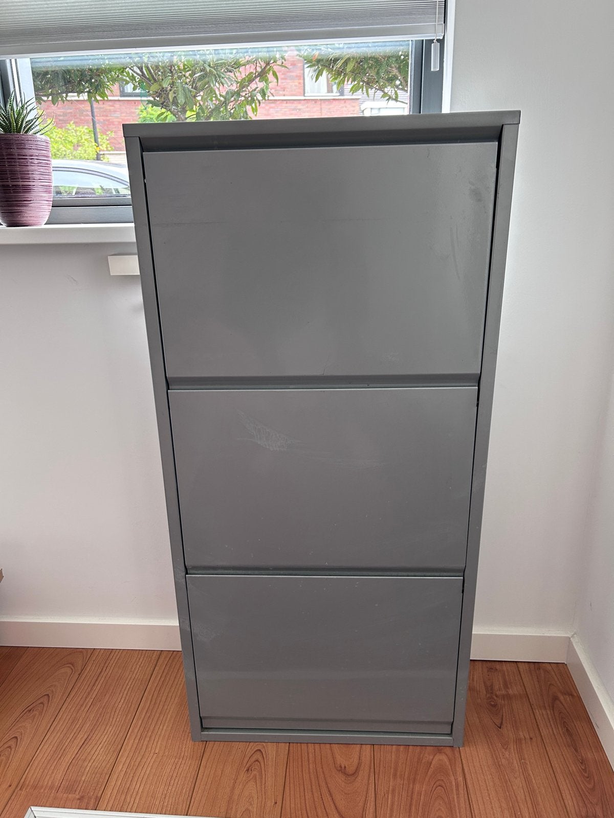 Grijze metalen schoenenkast - 51x15,5x106 cm (bxdxh), Ophalen, Gebruikt