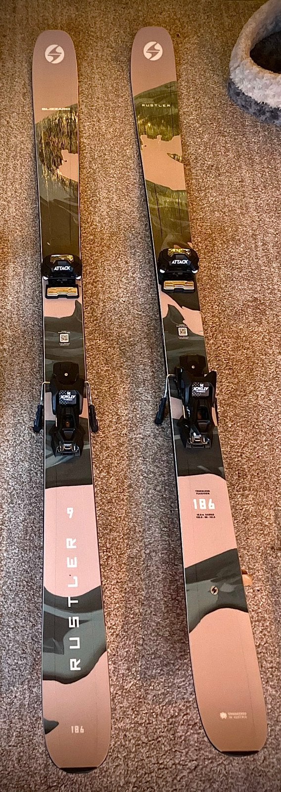 Blizzard Rustler 9 ski's 186 cm met Tyrolia Attack 14 GW, Sport en Fitness, Skiën en Langlaufen, Overige merken, 180 cm of meer
