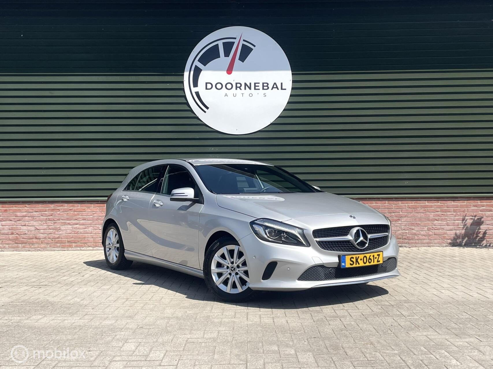 Mercedes A-klasse 180 Business Solution / CAMERA / GOED ONDH, Auto's, Gebruikt, 4 cilinders, Leder en Stof, 122 pk