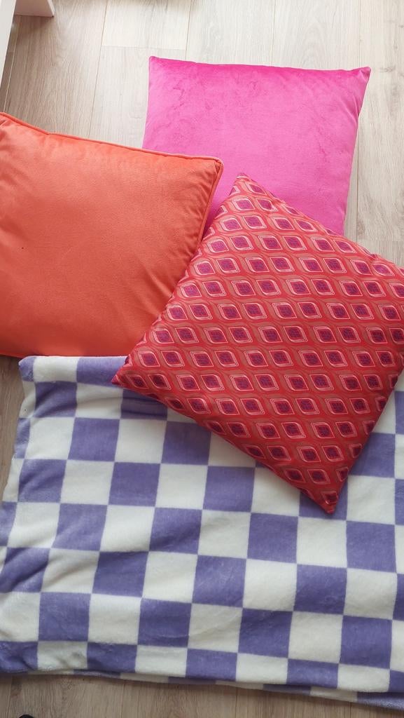 Woonaccessoires set drie kussens XL plaid roze oranje paars, Huis en Inrichting, Woonaccessoires | Kussens, Ophalen, Nieuw, Overige kleuren