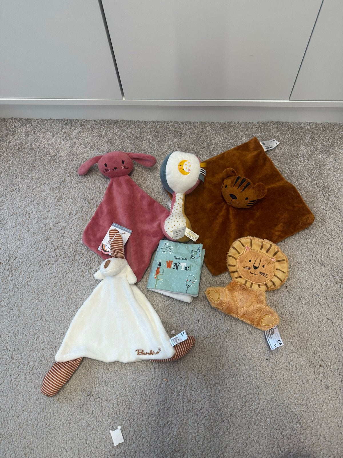 Leuke baby speelgoed set: knuffeldoekjes, rammelaar, boekje, Ophalen of Verzenden, Gebruikt, Overige typen