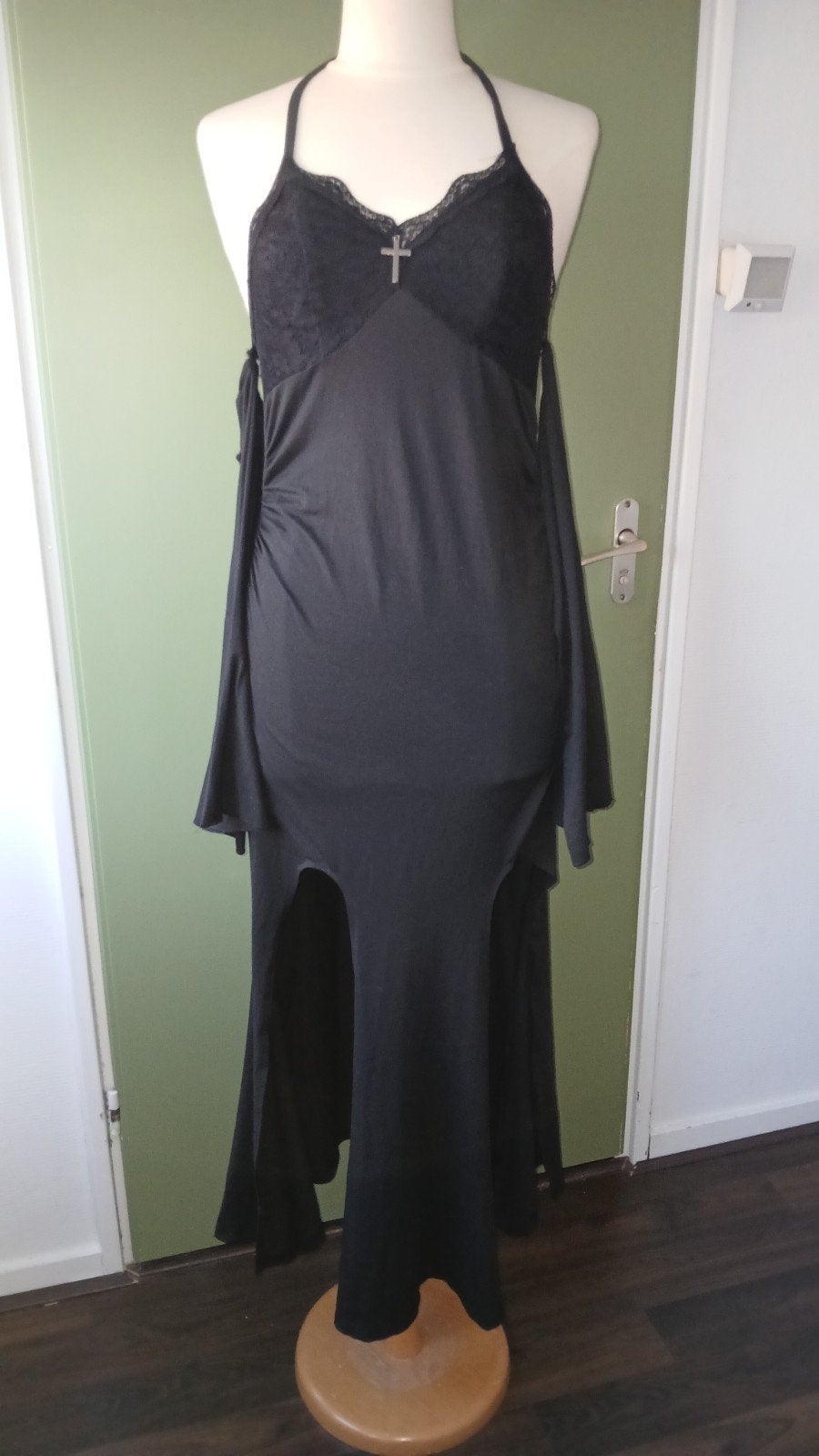 Jurk zwart met leuke details, Ophalen of Verzenden, Zo goed als nieuw, Zwart