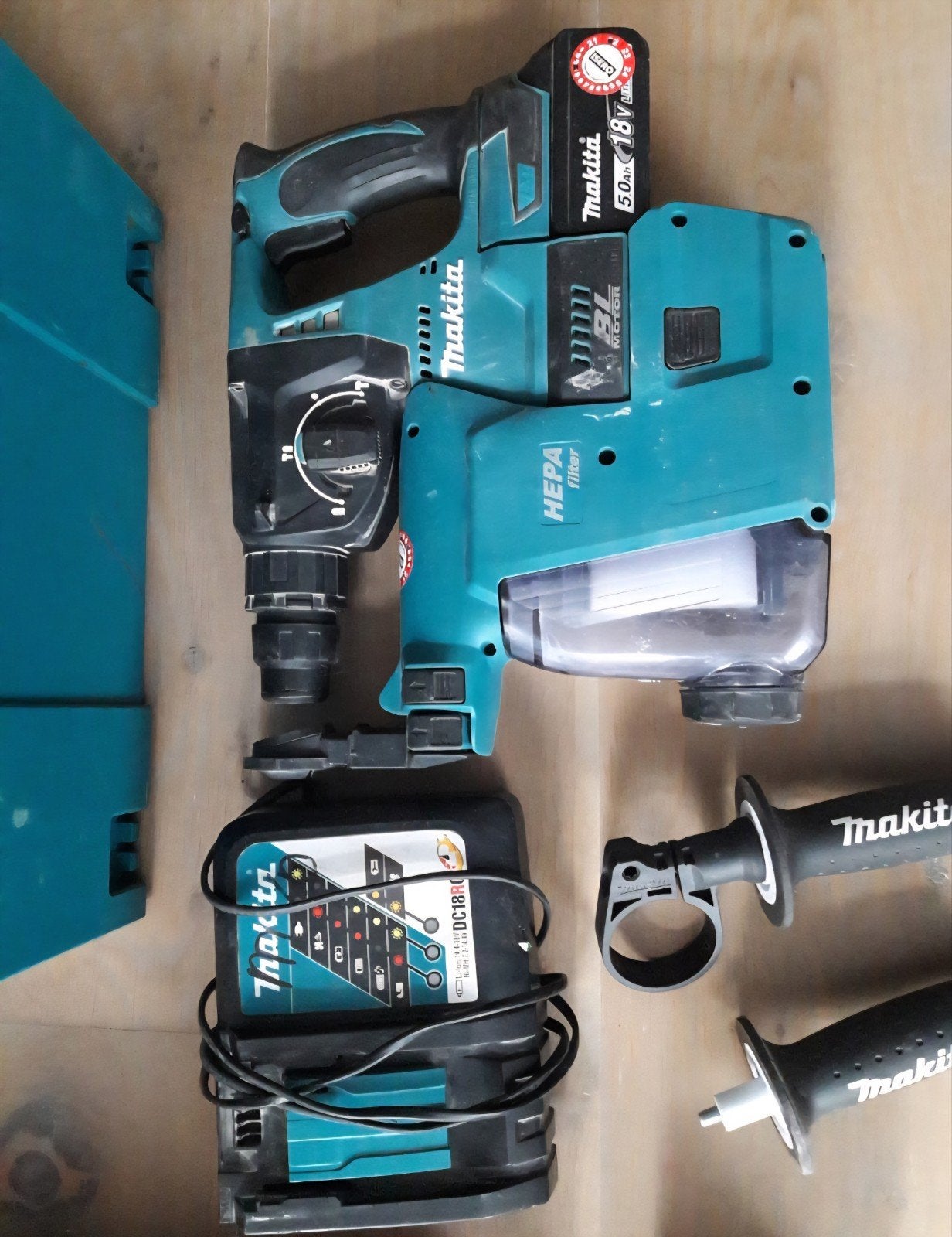 Makita 18V SDS-Plus Boorhamer met HEPA stofafzuiging, Ophalen, Boor- en/of Breekhamer, Klopboormechanisme, Gebruikt