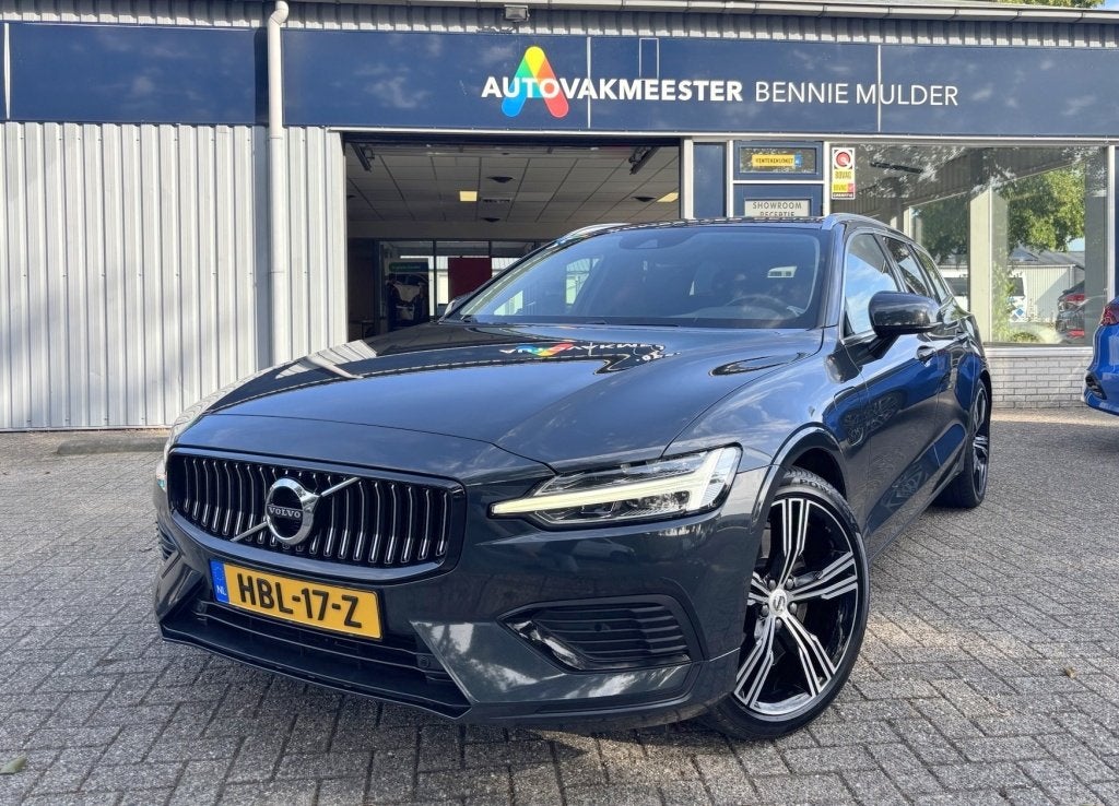 Volvo V60 2.0 T8 AWD Inscription TREKHAAK / LEDER / CAMERA, Gebruikt, 4 cilinders, 420 min, Hybride Elektrisch/Benzine