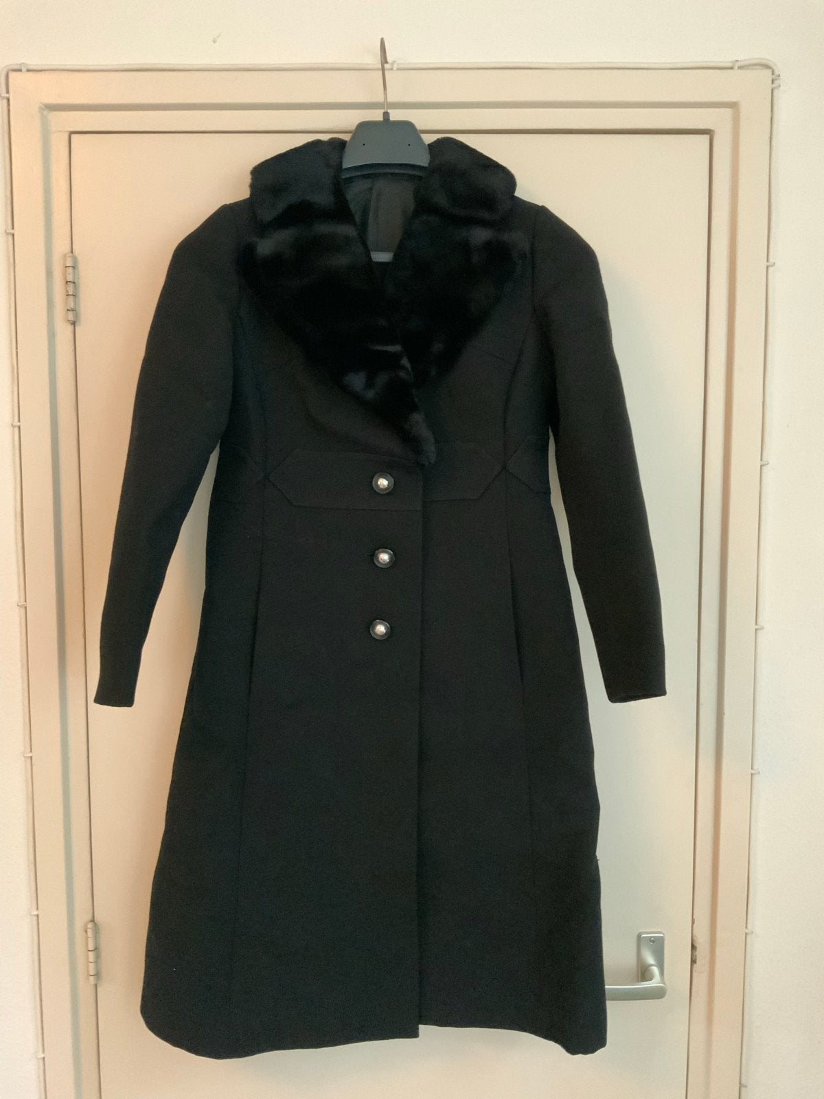 Vintage gevoerde zwarte wollen jas - Maat S, Kleding | Dames, Jassen | Winter, Ophalen, Gedragen, Maat 36 (S), Zwart