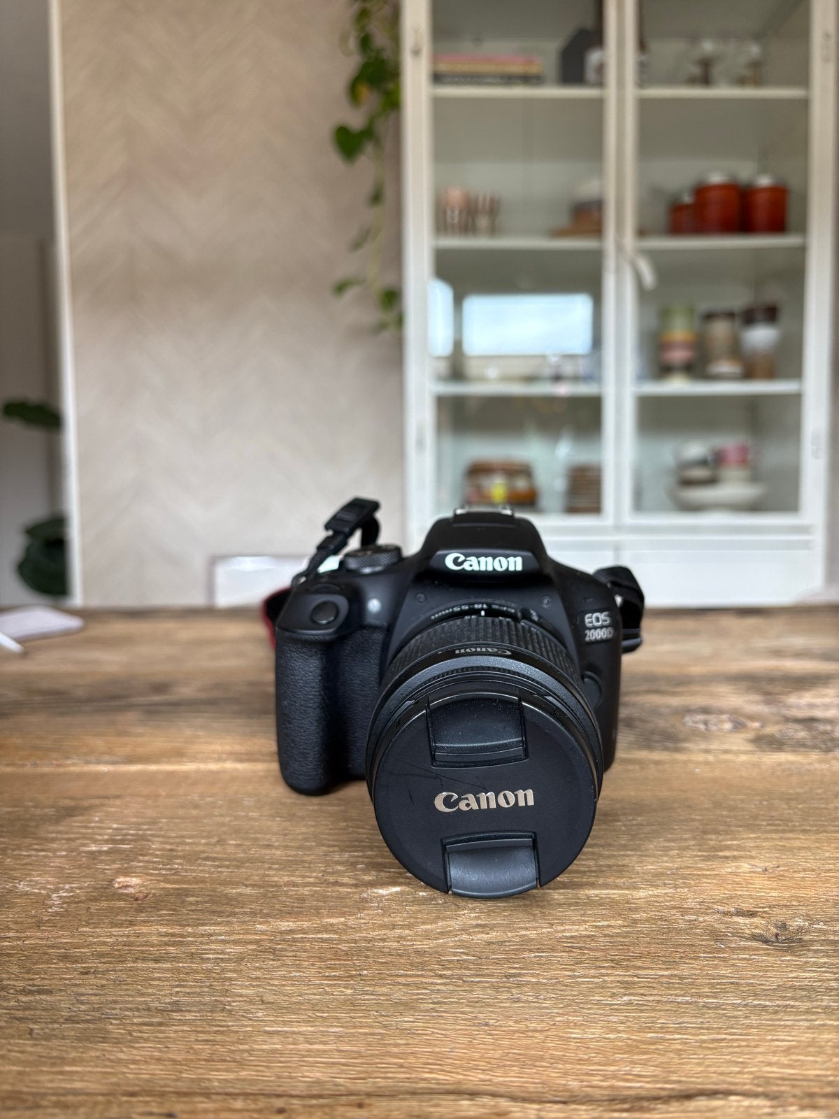 Canon EOS 2000D Spiegelreflexcamera met 18-55mm lens, Audio, Tv en Foto, Fotocamera's Digitaal, Ingebouwde flitser, Spiegelreflex