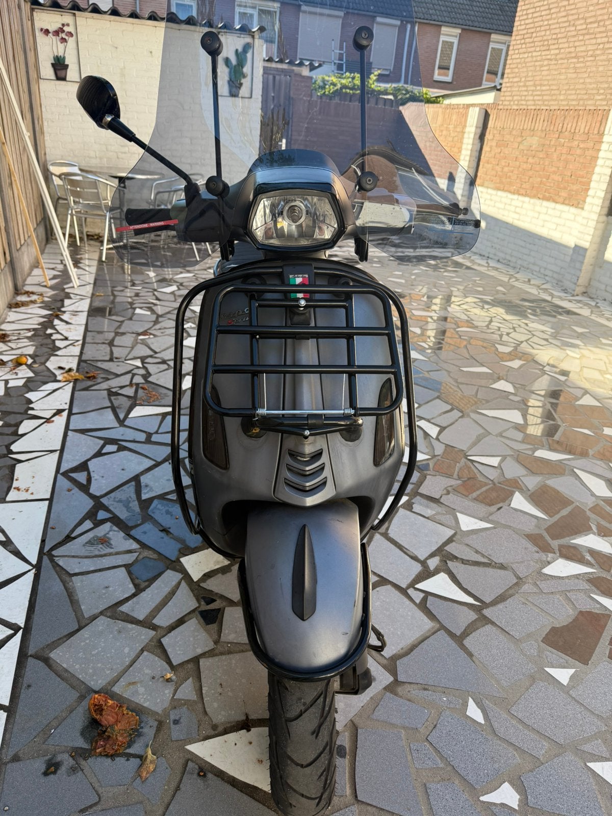 Vespa sprint 2017, Fietsen en Brommers, Ophalen, Zo goed als nieuw, Benzine
