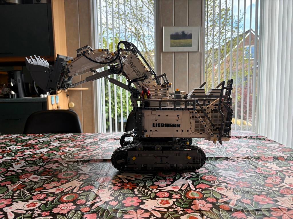 Lego liebherr 42100, Ophalen, Compleet, Lego, Zo goed als nieuw