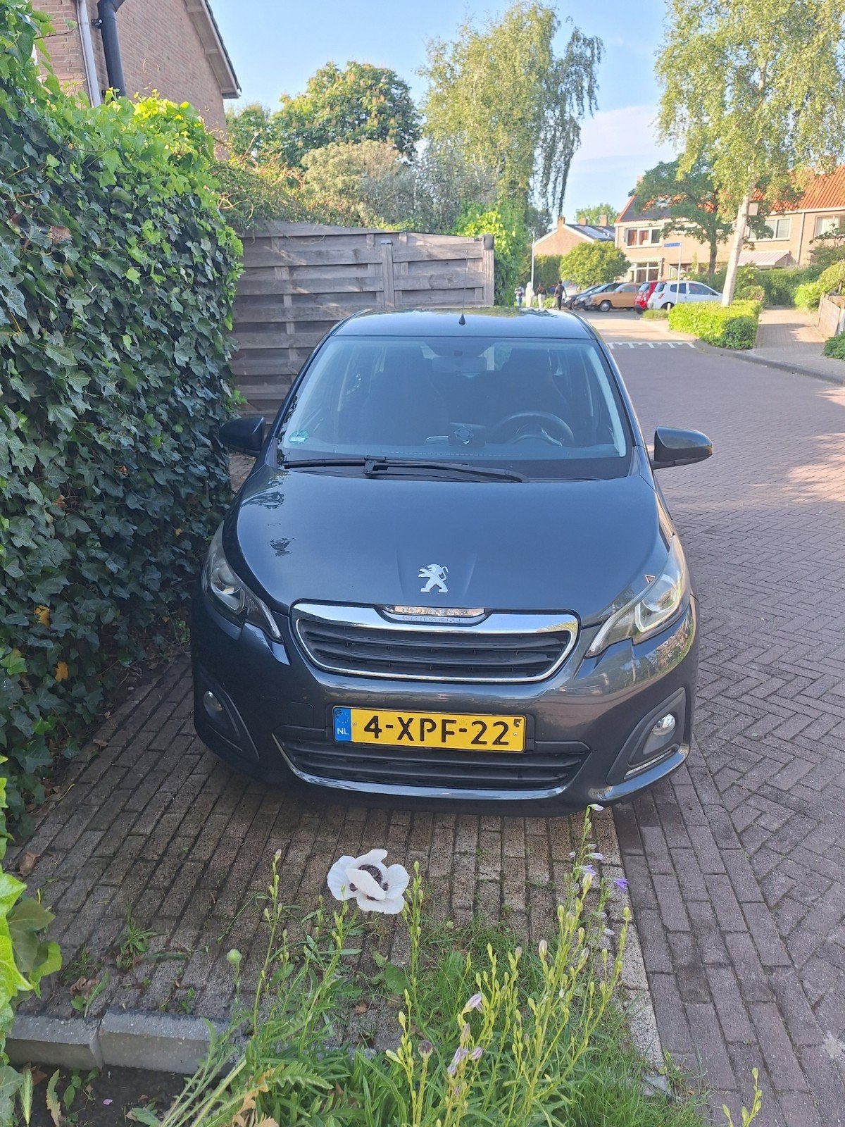 Te koop Peugeot 108 metalicgrijs, Auto's, Peugeot, Voorwielaandrijving, Leder en Stof, Handgeschakeld, Particulier