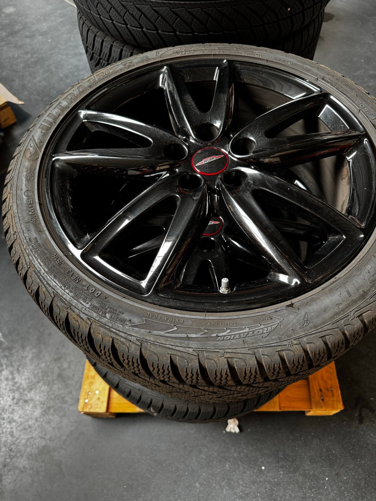Mini Cooper john works Goodyear Winterset 18 inch  205/45R18, Auto-onderdelen, Banden en Velgen, Ophalen, 18 inch, Gebruikt, Banden en Velgen