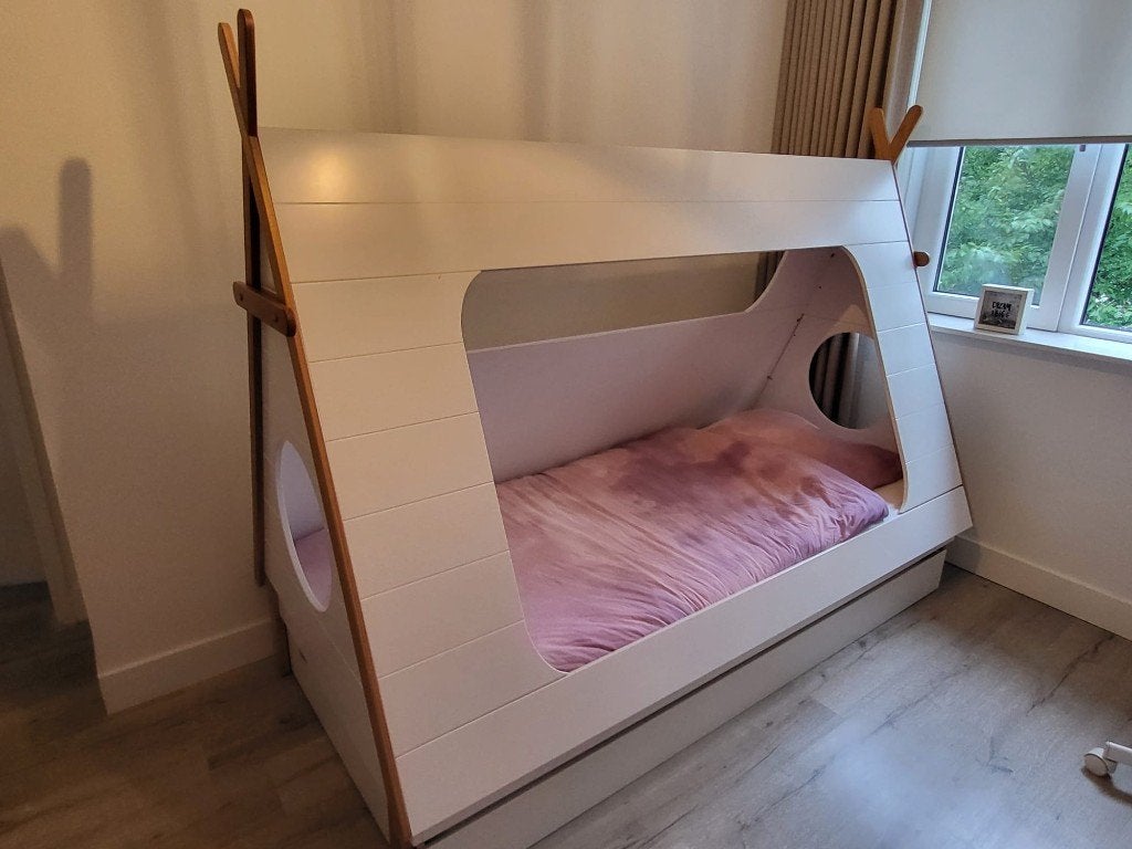 Uniek tipi bed met uitschuifbaar logeerbed - 90x200cm, Gebruikt, 100 cm of meer, 180 cm of meer, Ophalen