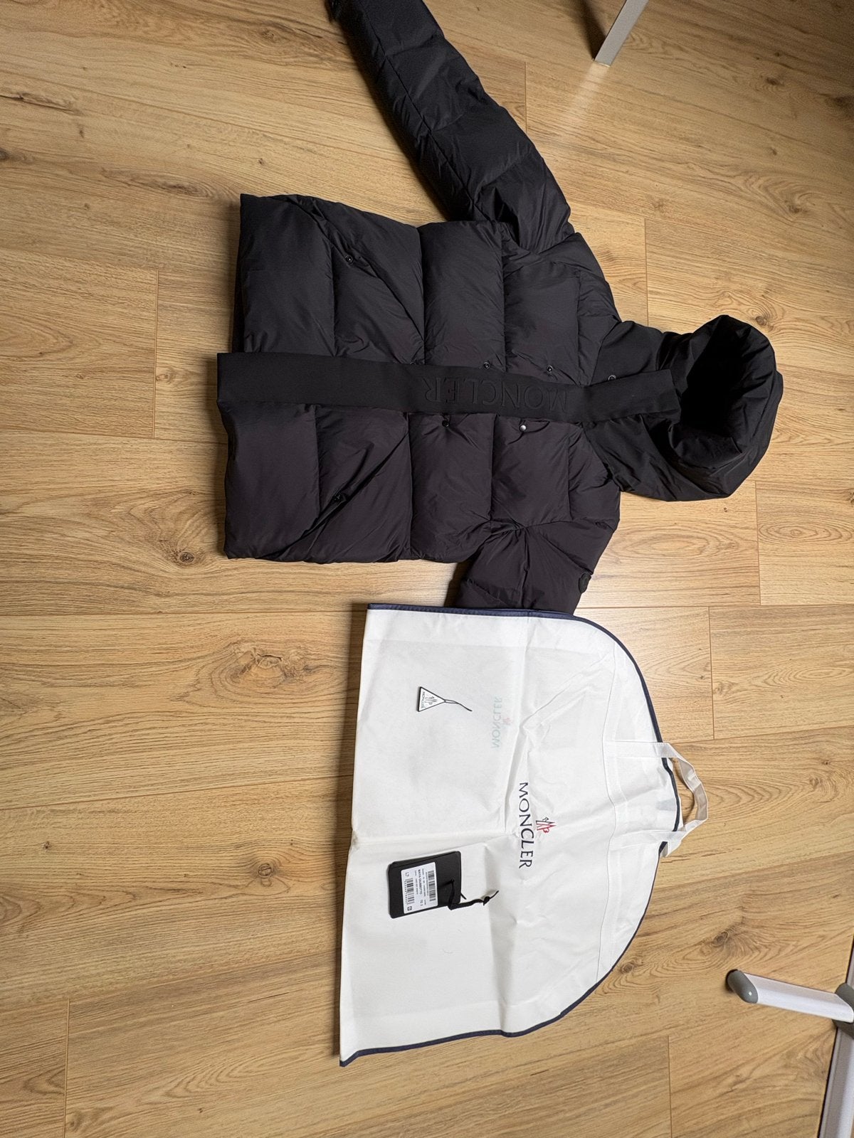 Moncler Maya donsjack zwart maat M, Ophalen of Verzenden, Zo goed als nieuw, Maat 48/50 (M), Zwart
