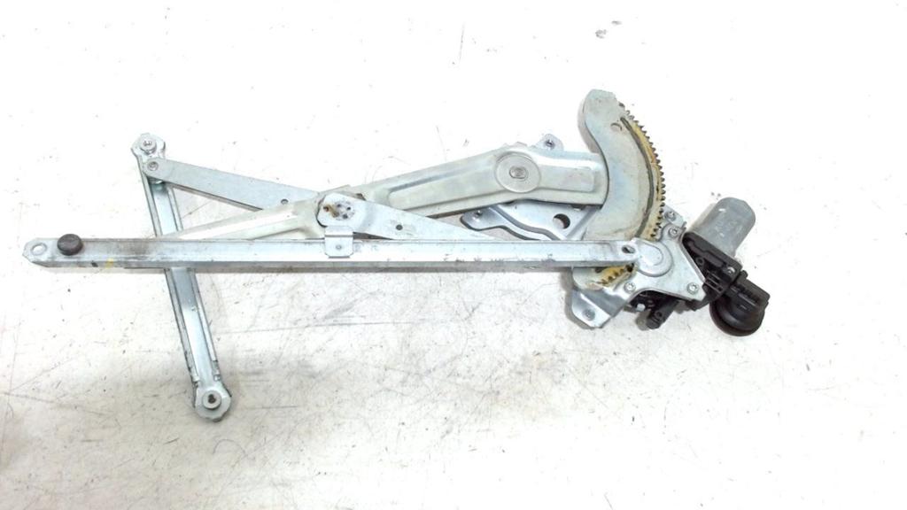 Raammechaniek elektrisch rechts voor Suzuki Swift, Onderdelen@venauto.nl, Van der Ven Autorecycling B.V., Gebruikt, Ettenseweg 76, 4706 PB Roosendaal, The Netherlands