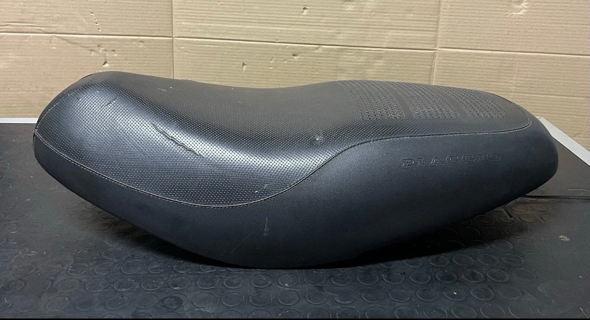 Piaggio zip sp98 zadel origineel, Ophalen of Verzenden, Zo goed als nieuw, Zadel