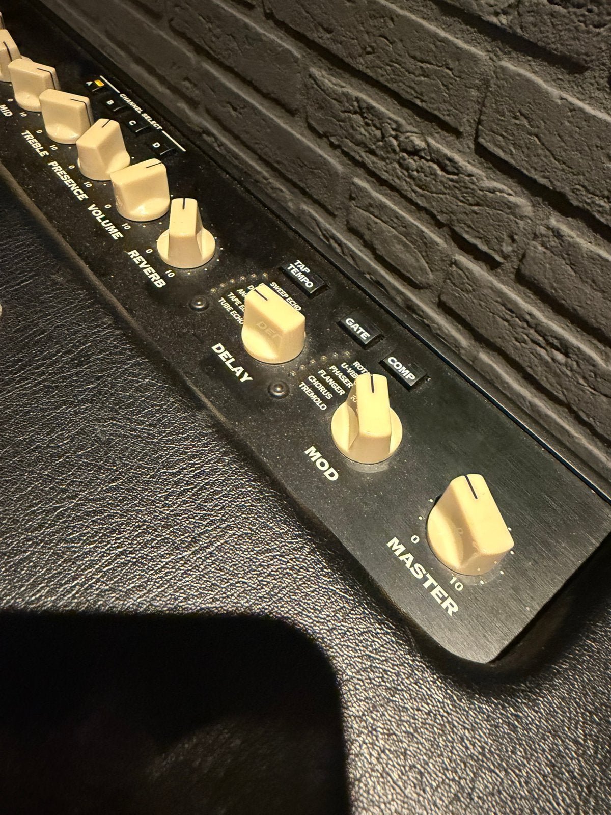 Foto 2 van Line6 Flextone III + flightcase