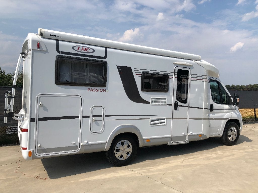 Foto 5 van Smetteloze LMC VAN V643 G lengte bedden XL garage 47.000km