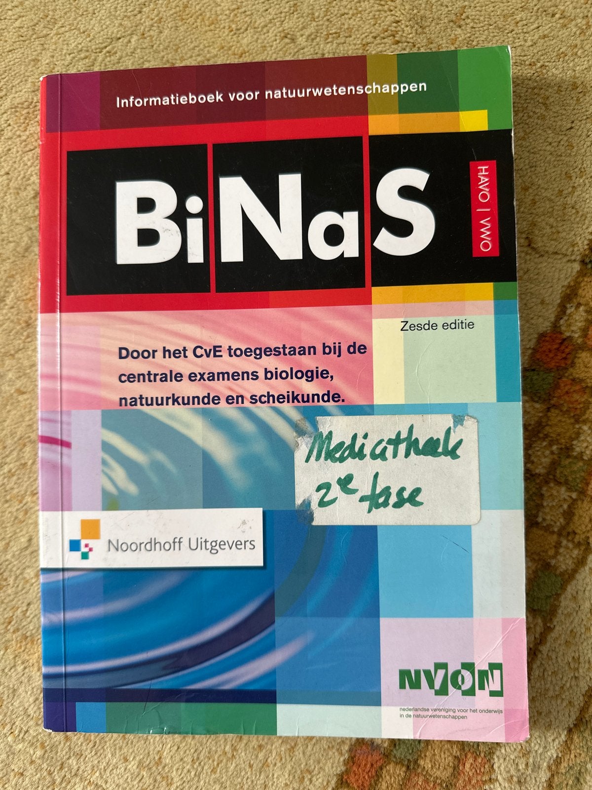 BiNaS Informatieboek Natuurwetenschappen 6e editie, Boeken, Schoolboeken, Ophalen of Verzenden, Gelezen, HAVO, Biologie
