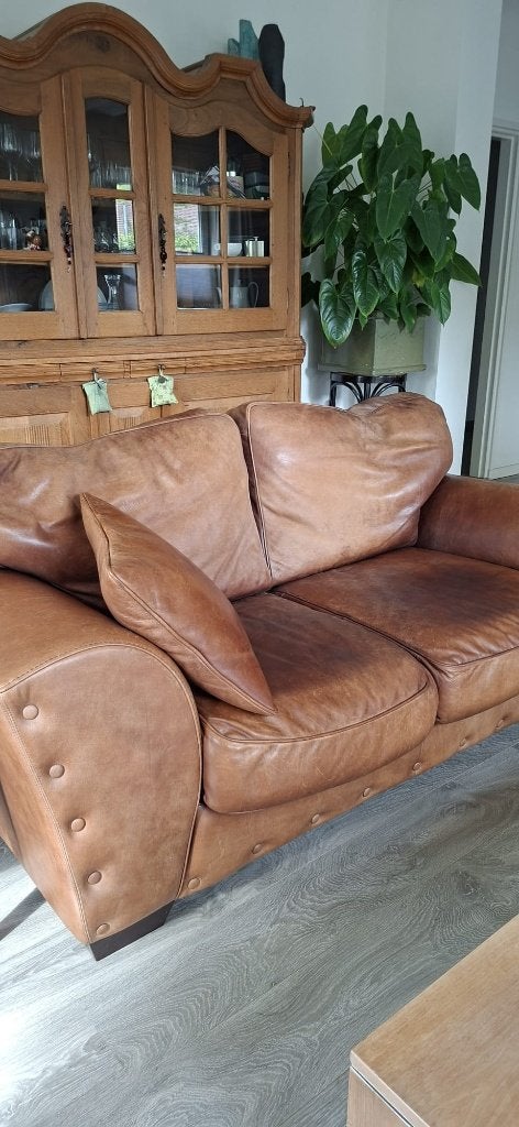 Robuust rundlederen bankstel Lederland, gratis, Ophalen, Gebruikt, Robuust rundleer met mooie stiknaden en knopen afwerking, Leer