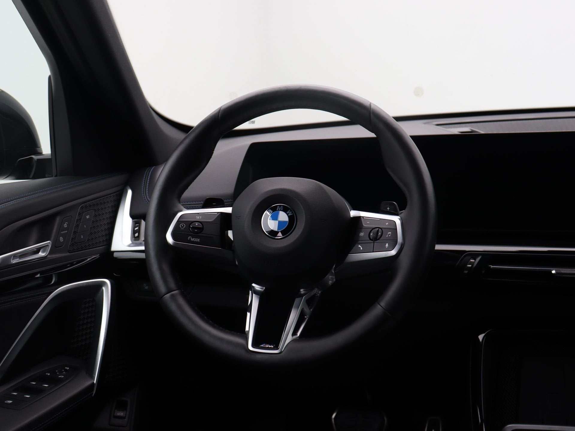 BMW X1 sDrive18i M Sport (bj 2022, automaat), Dealer onderhouden, 136 pk, Gebruikt, Met garantie (alle)