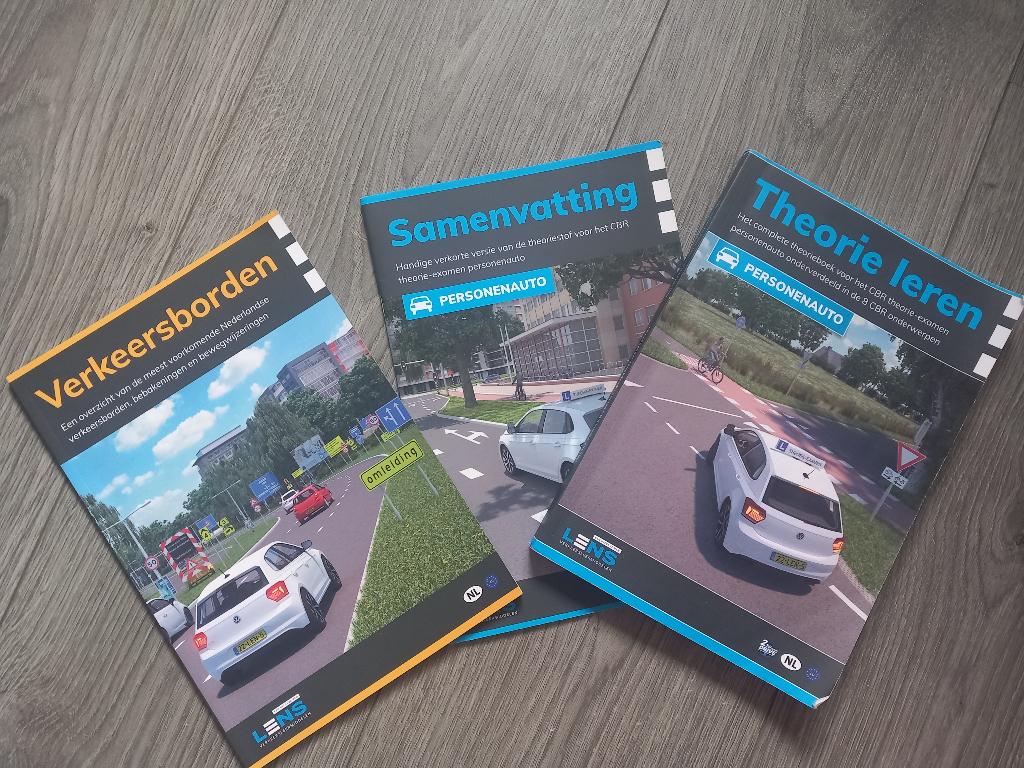 Hele set theorieboeken voor auto examen, Ophalen of Verzenden, Zo goed als nieuw