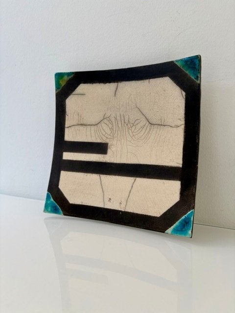 Schaal van keramiek met grafisch decor, Antiek en Kunst, Meerkleurig, Ophalen of Verzenden, 5 cm, Schaal
