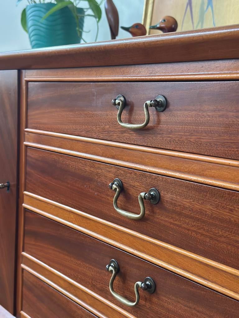 Vintage dressoir sideboard Deens mahonie hout jaren 50/60/70, Ophalen, Overige materialen, Gebruikt, Met deur(en)