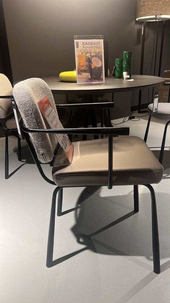 NIEUWE SET VAN 4 BAENKS EETKAMERSTOELEN VERLAAGD IN PRIJS