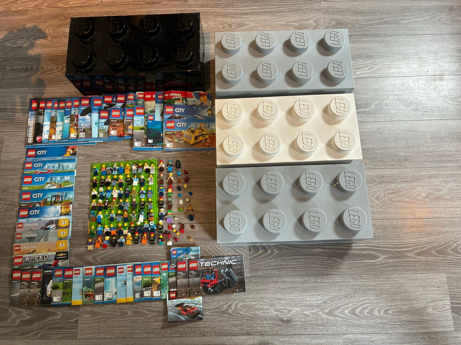 Foto 3 van Grote LEGO partij City/Technic incl 90+ poppetjes & boxen