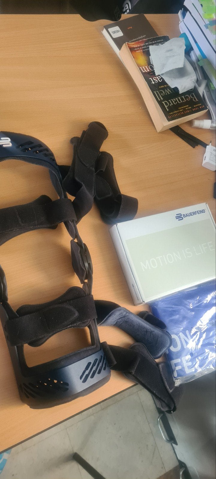 revalidatie brace rechter knie maat 6, Ophalen, Zo goed als nieuw