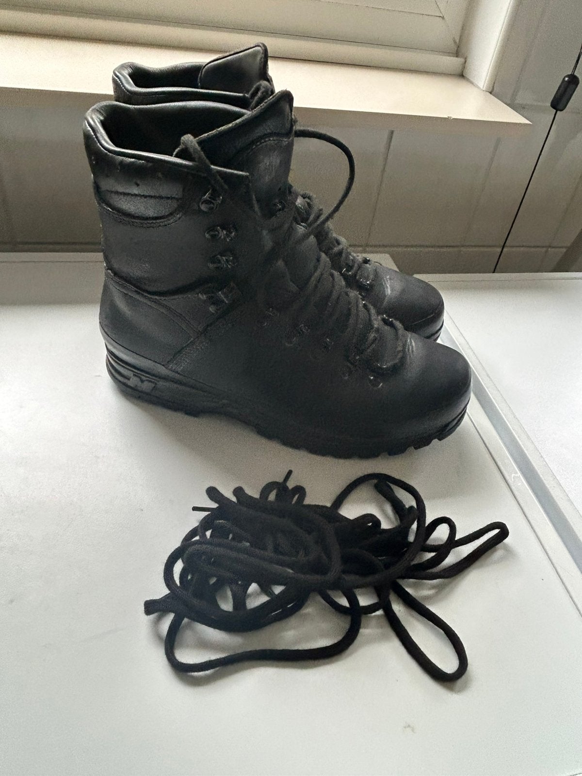 Meindl M2 maat 44 zgan, Ophalen of Verzenden, Zo goed als nieuw, Zwart, Wandelschoenen of Bergschoenen