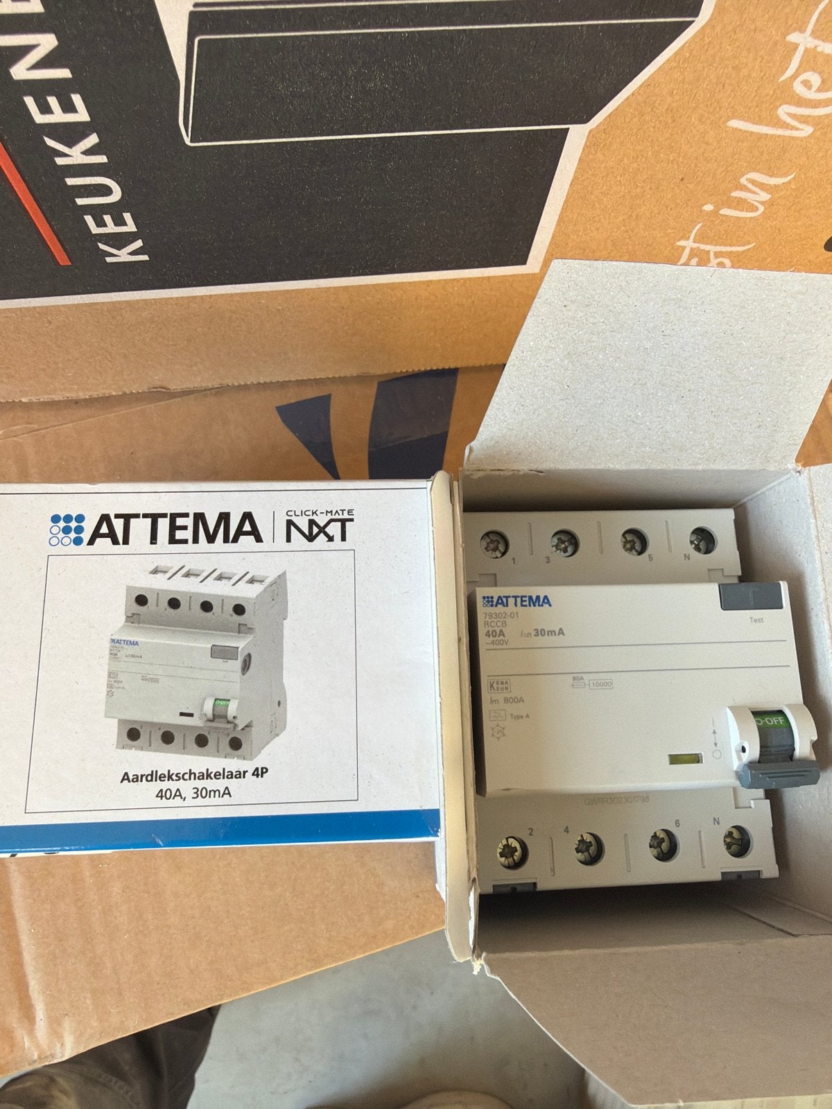 Attema Aardlekschakelaar 4P 40A 30mA AT90216, Ophalen of Verzenden, Nieuw, Attema, Aardlekschakelaar