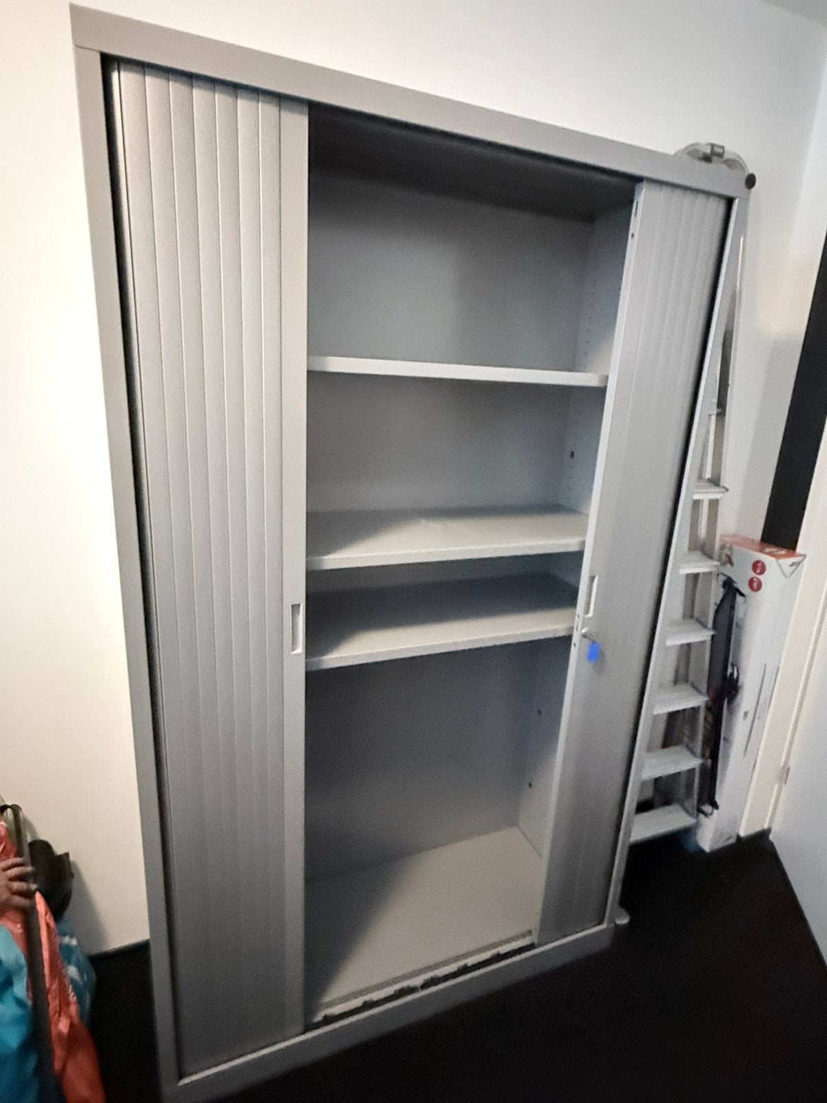 Archiefkast, gratis afhalen, 100 tot 150 cm, Zo goed als nieuw, Metaal, 25 tot 50 cm