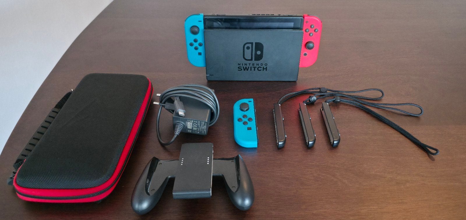 Nintendo switch met protectieglas te koop, Gebruikt, Ophalen of Verzenden, Switch Original, Met 3 controllers of meer