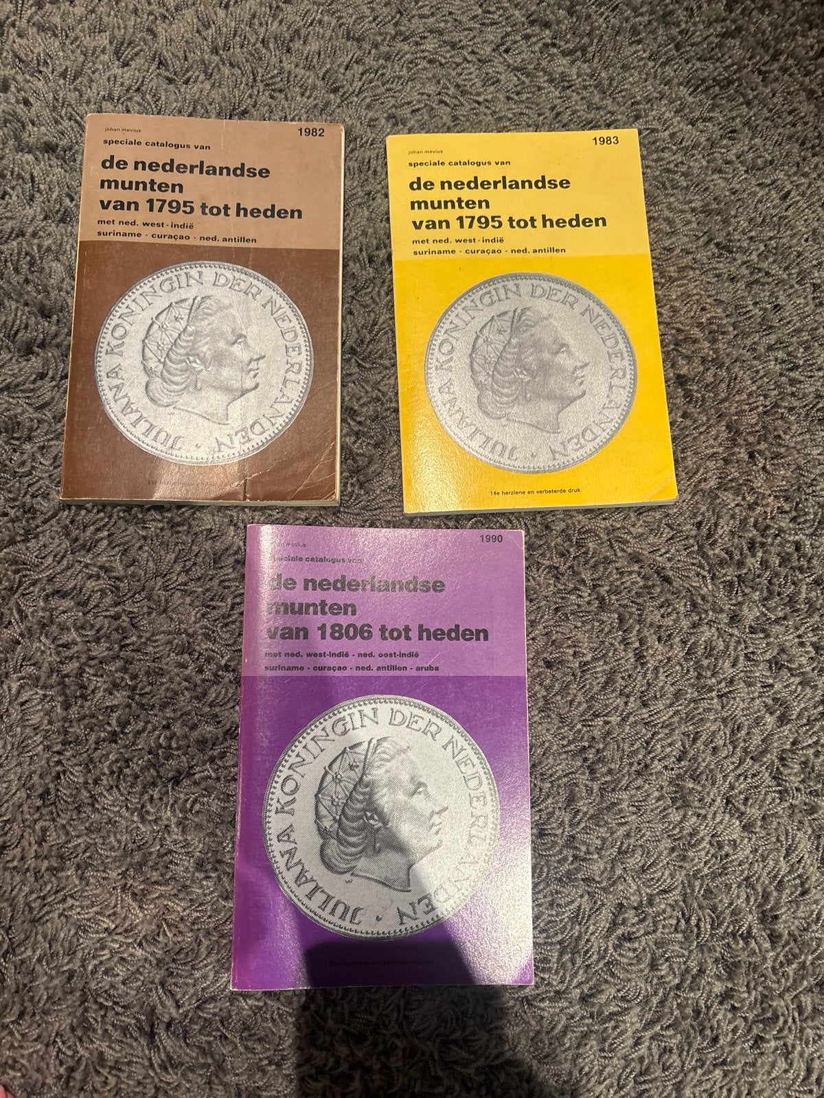 Nederlandse Munten Catalogus 1982, 1983, 1990, Ophalen of Verzenden, Koningin Juliana, Overige waardes, Setje