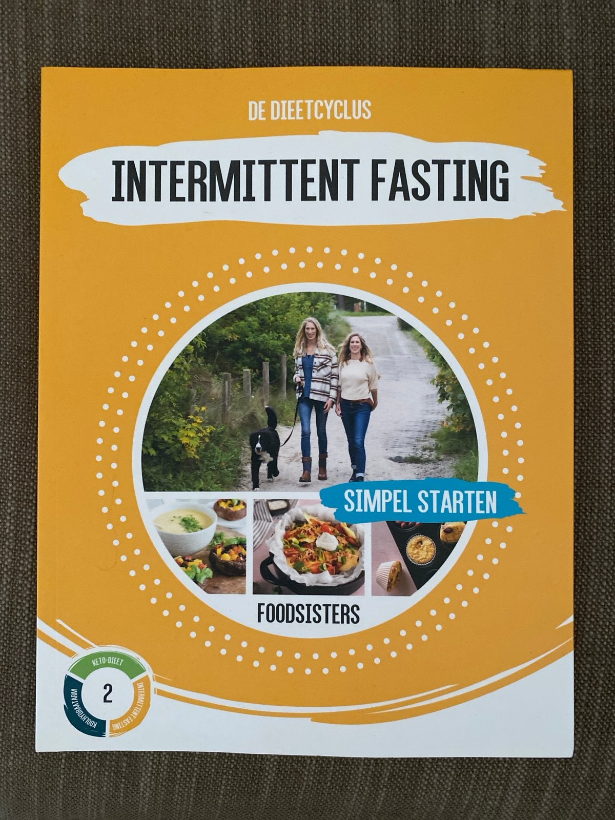 De Dieetcyclus: Intermittent Fasting -  2 Foodsisters, Boeken, Ophalen of Verzenden, Zo goed als nieuw, Dieet en Voeding