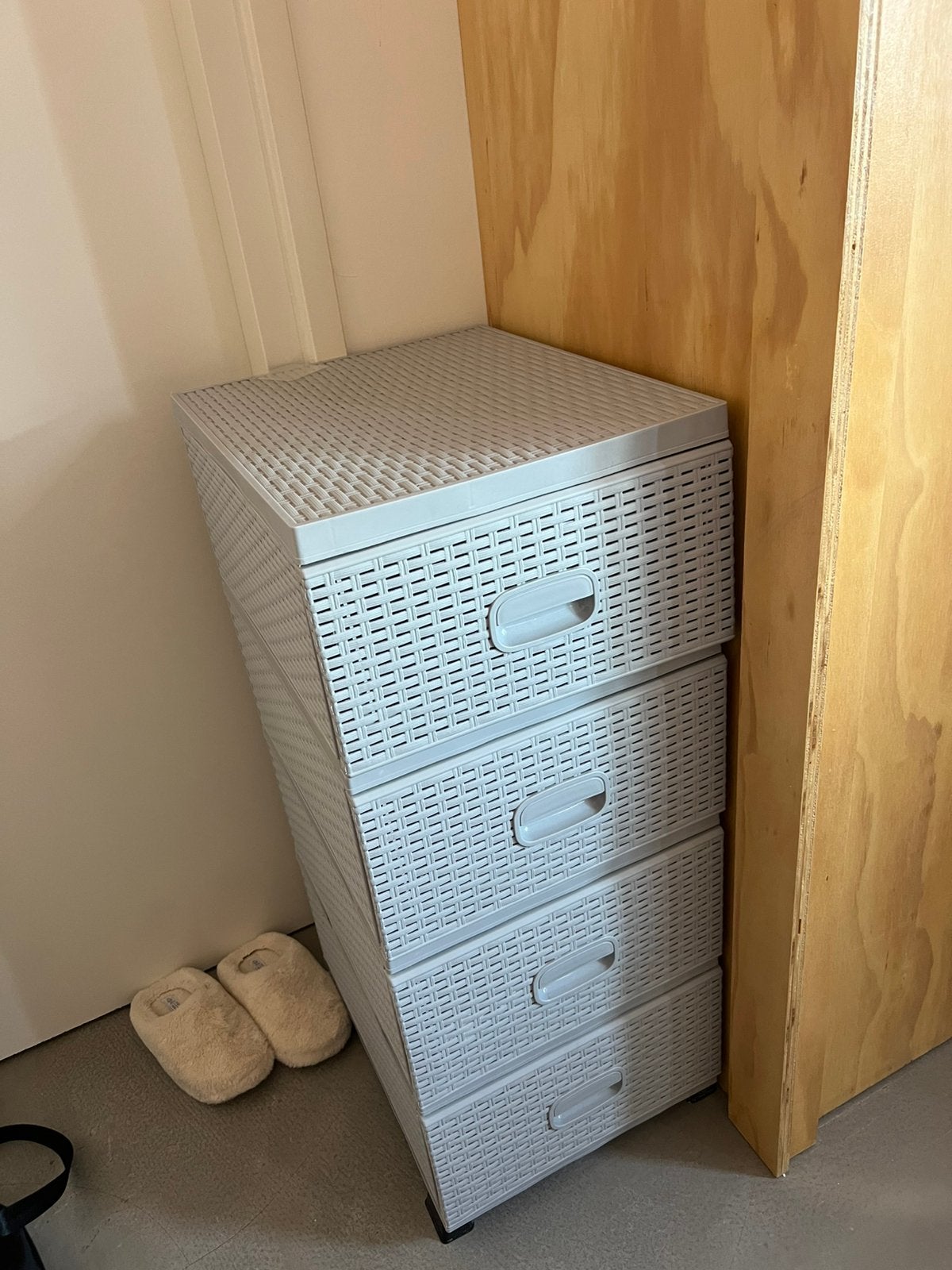 Wardrobe, Huis en Inrichting, Kasten | Ladekasten, Ophalen, Zo goed als nieuw, 50 tot 75 cm